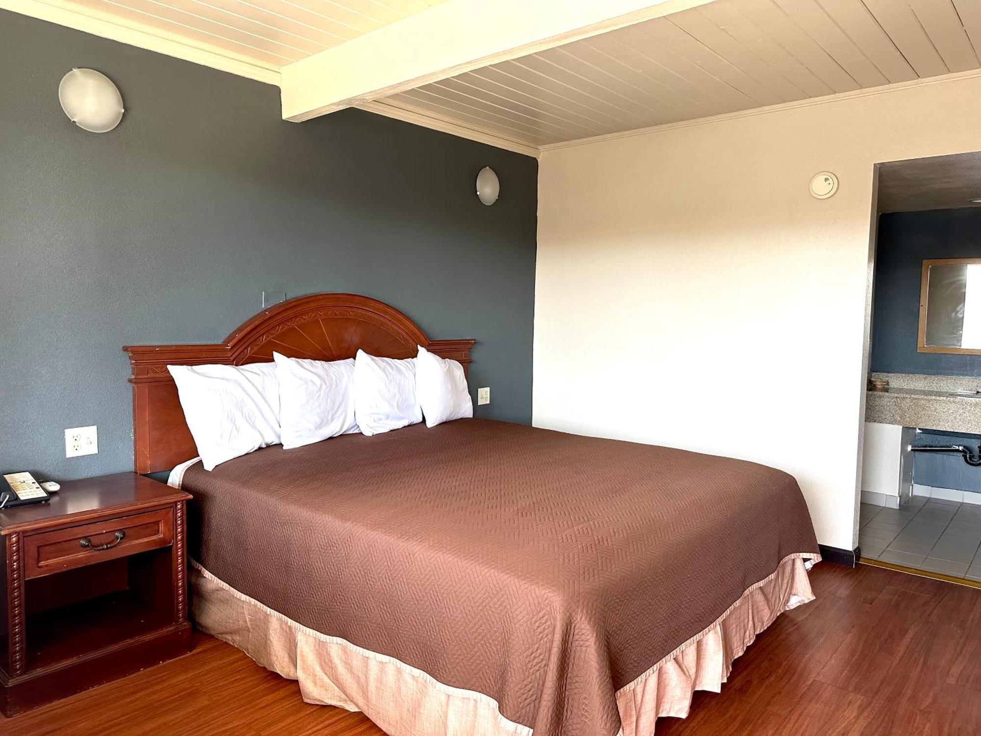 Regency Inn Fresno Bagian luar foto